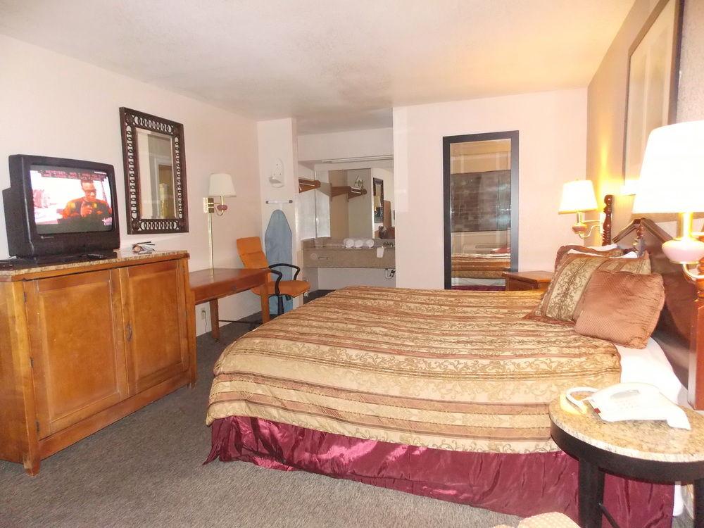 Econo Lodge Inn & Suites Downtown San Antonio Eksteriør billede